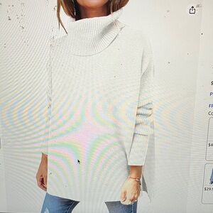 White turtleneck sweater, batwing sleeves, oversized, M